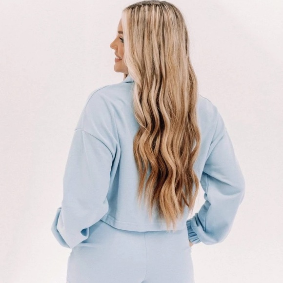 Sky blue cropped sweatshirt - Picture 2 of 2